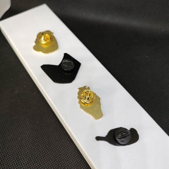 4 pins cute food pins pizza, ice cream and coffee. Plus gift box. - Picture 3 of 5